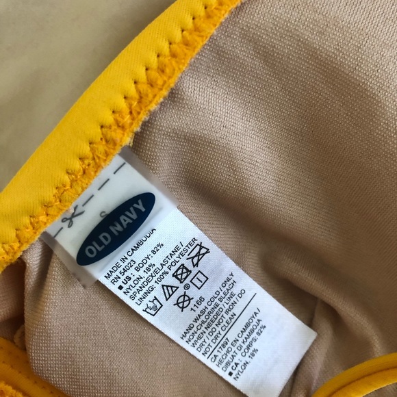 Old navy swimsuit - Picture 3 of 4